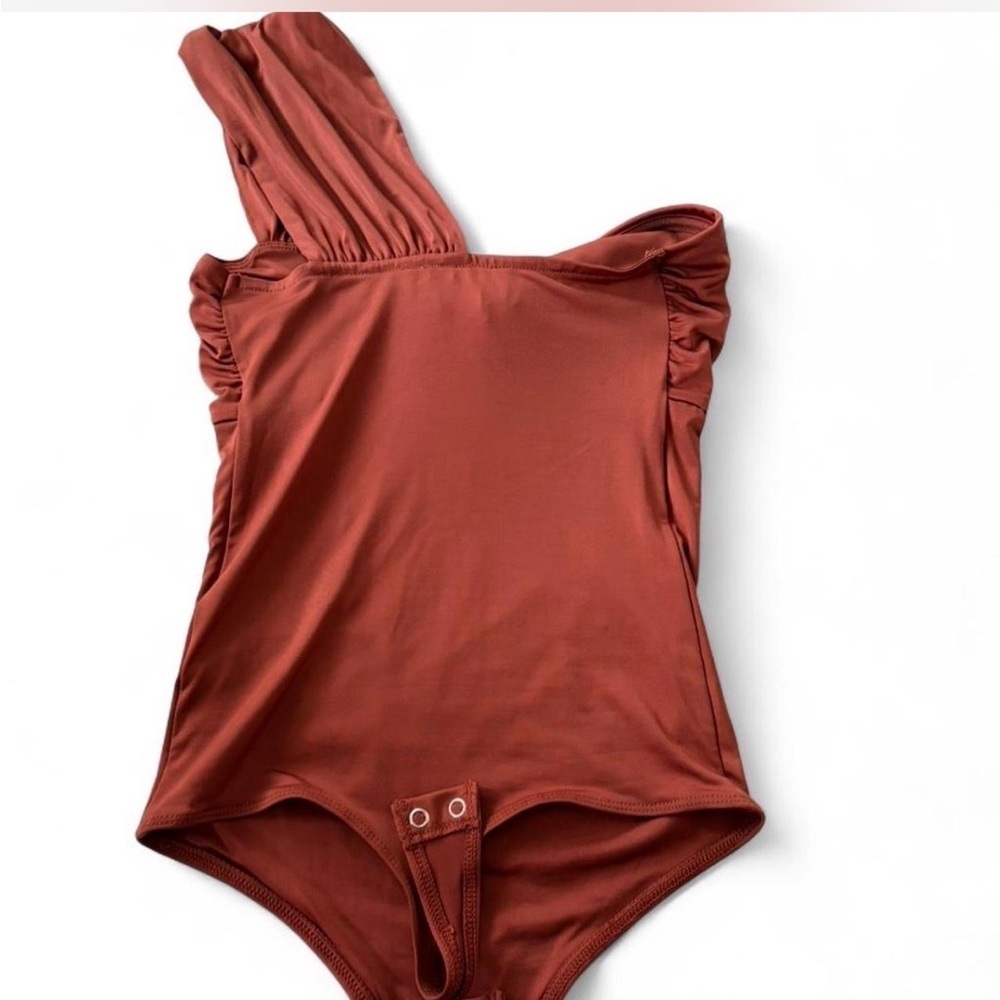 Express Rust One-Shoulder Bodysuit - Picture 3 of 5